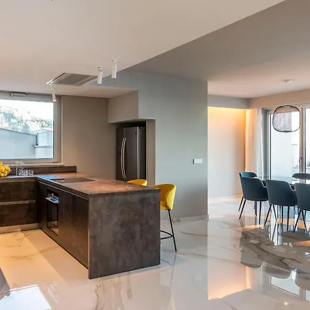 Baya Bella فيلة جيارديني ناكسوس